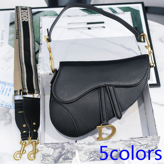 5E15B  Fashionable leather bag 