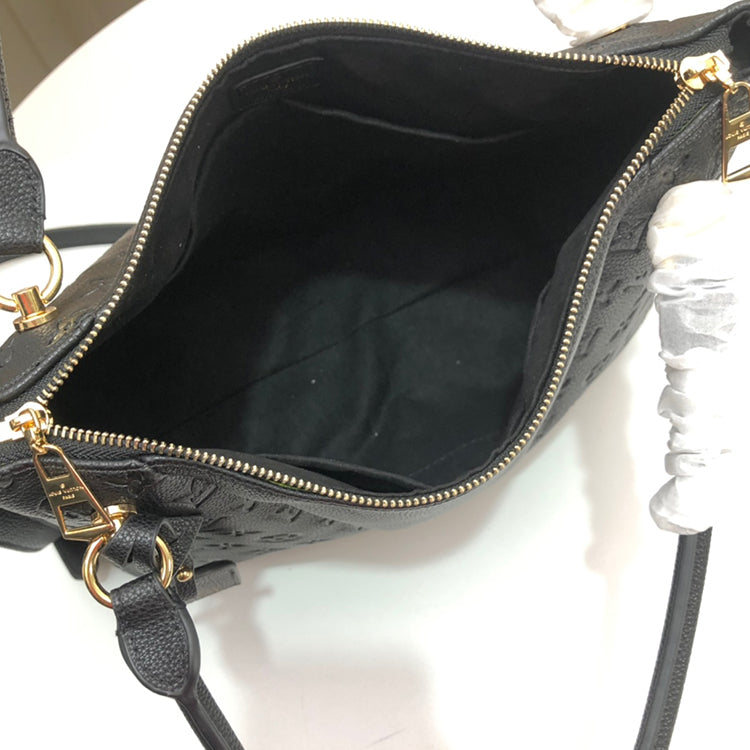 AE18B   Fashionable leather bag 