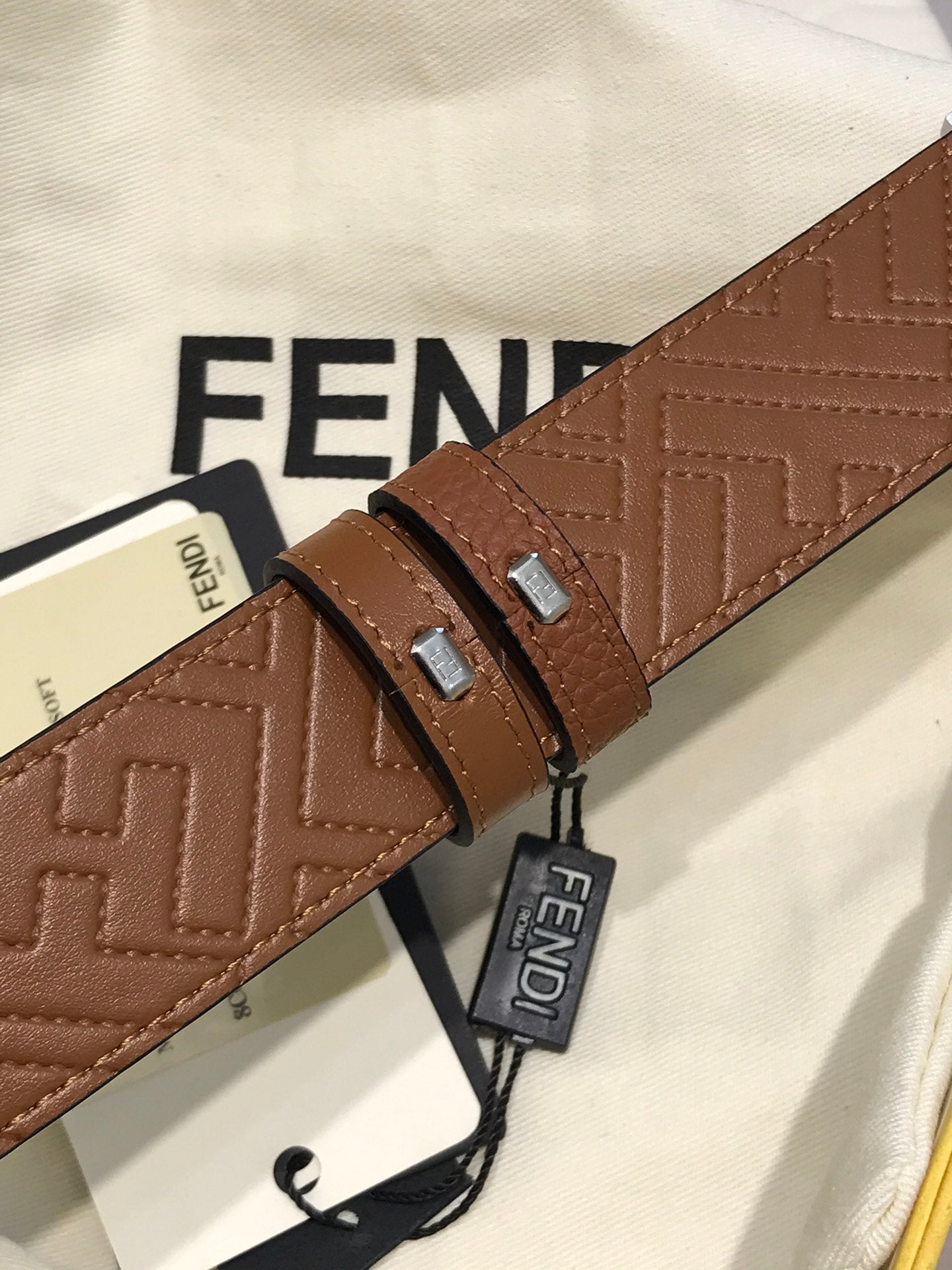 14F85P   (High quality leather belt With full package)