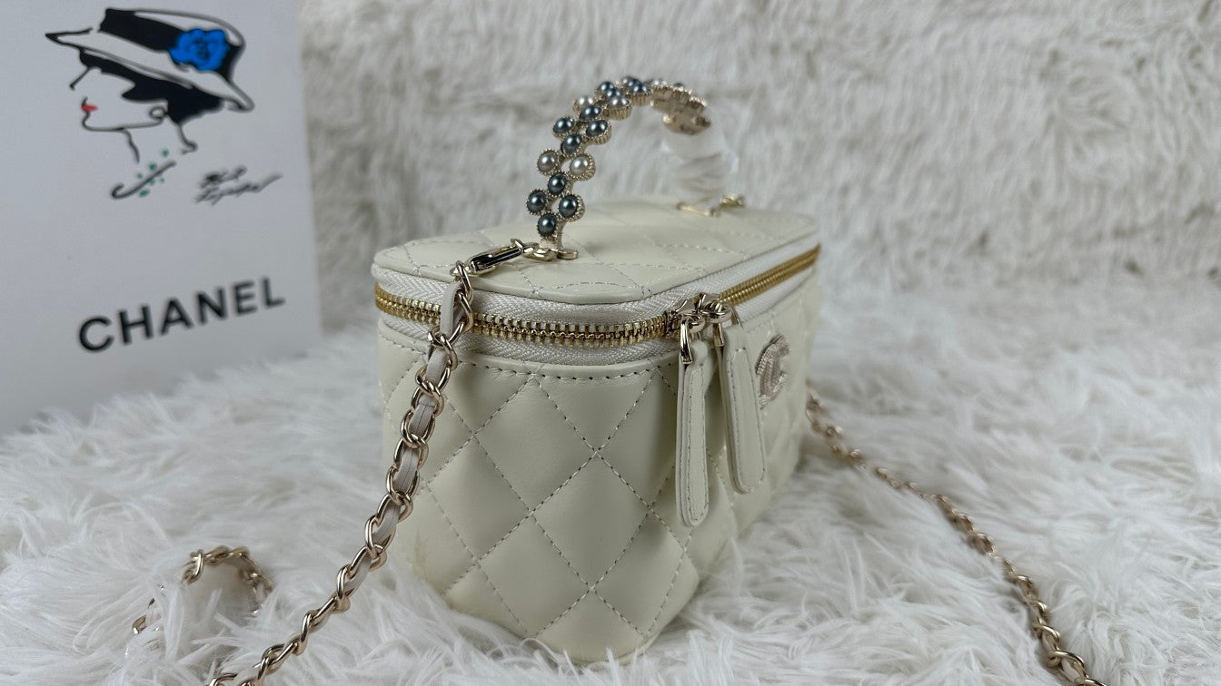 1XC377B  Fashionable leather bag 