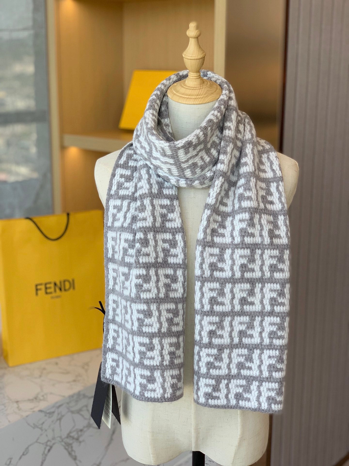 14F458W　 Fashion scarves