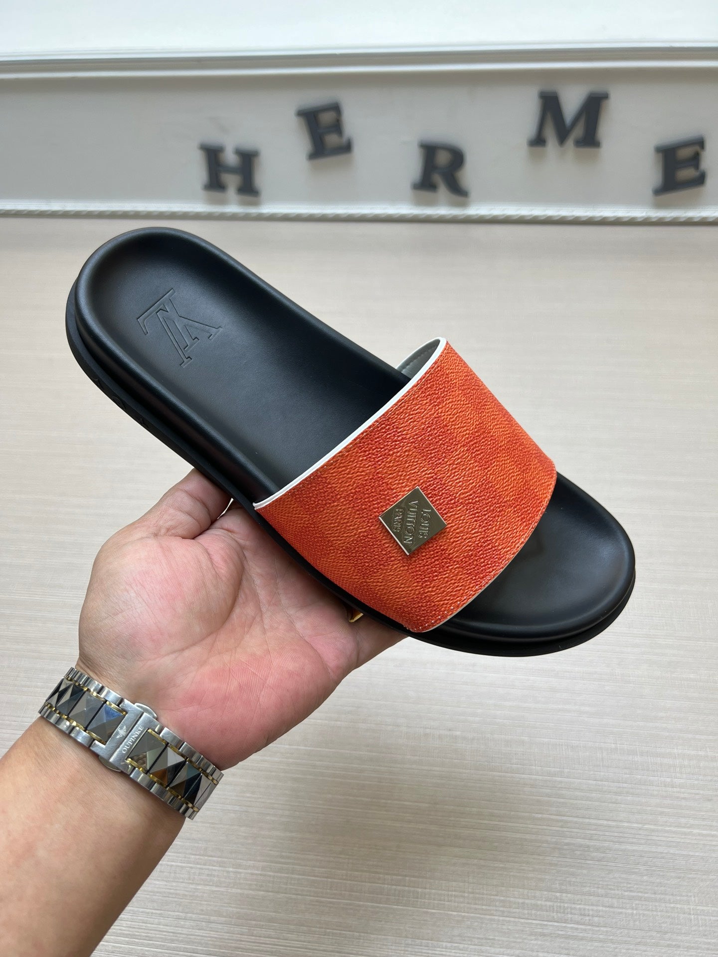 54E69Z   fashion slippers