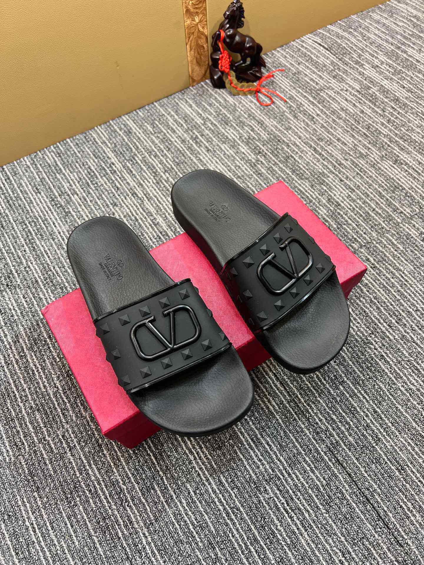 54VL52Z    fashion  slippers