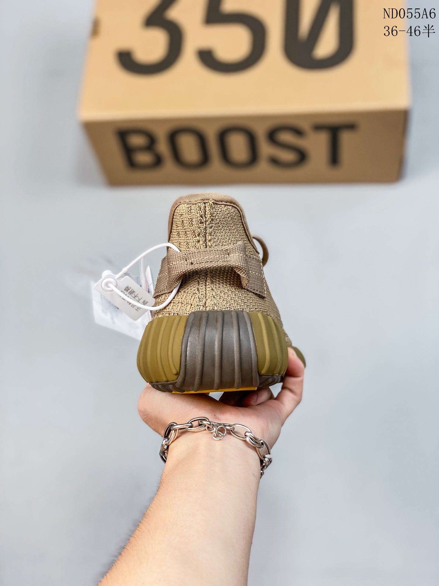 4YA74Z  Yeezy Fashion Sneakers (No Box, August-October Big Sale)