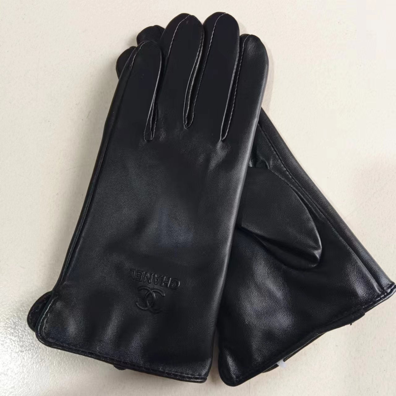 24C88S   Fashion gloves