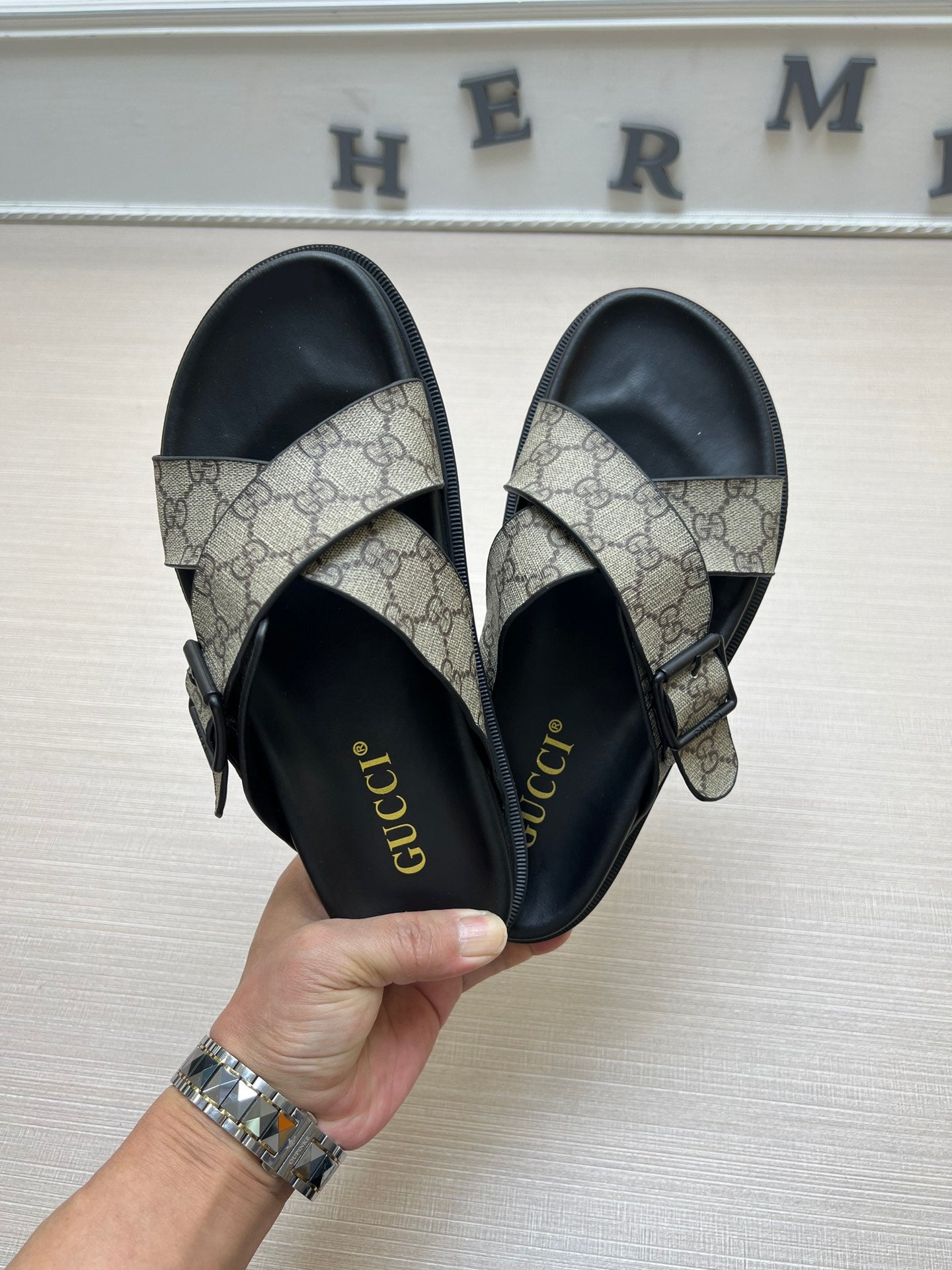 54B90Z    fashion slippers