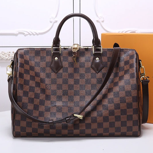 2E16B  Fashionable leather bag 