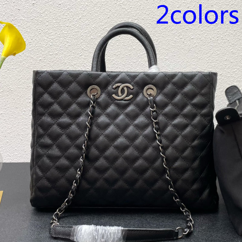 4XC19B  Fashionable leather bag 