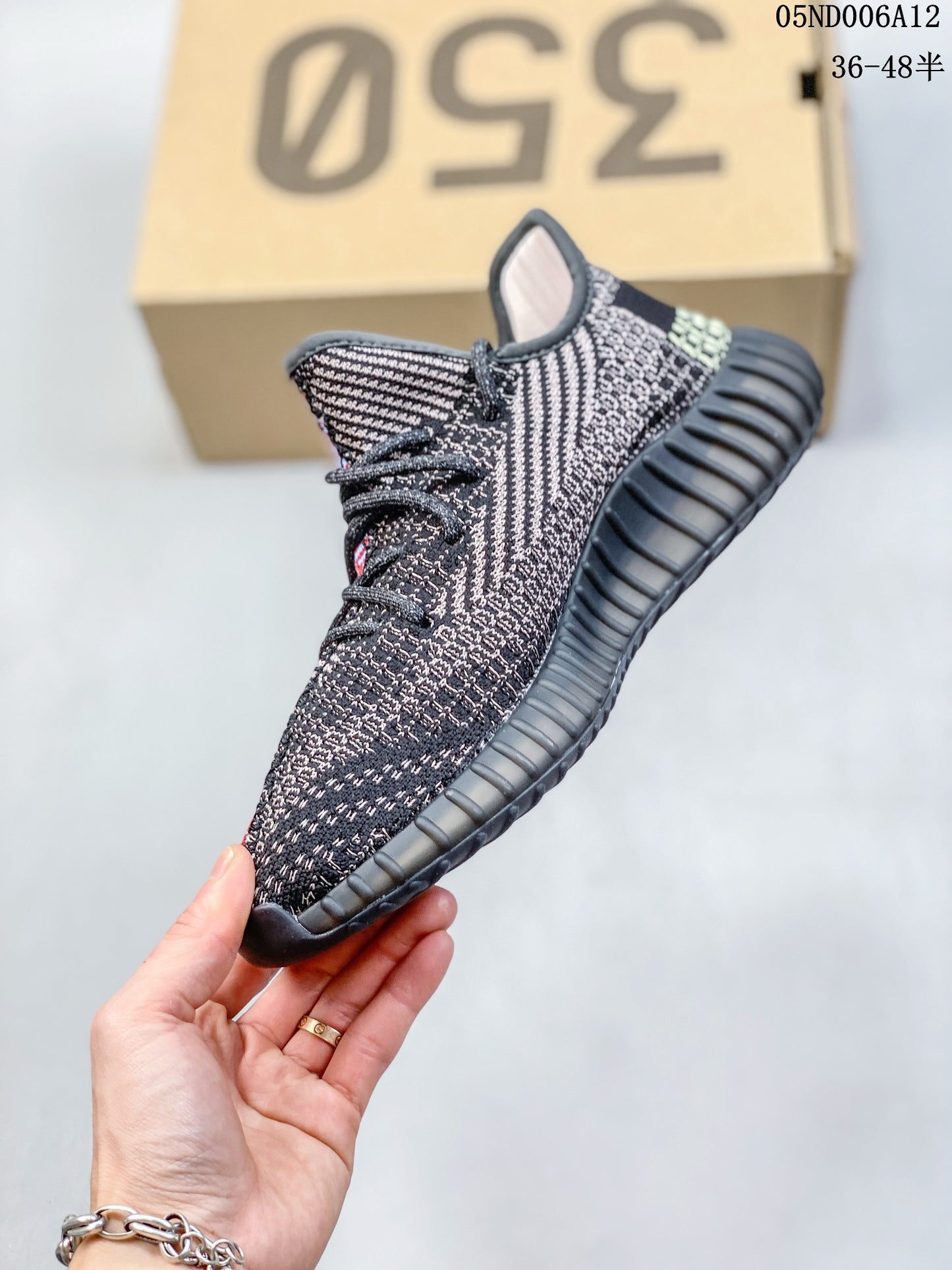 4YA69Z   Yeezy Fashion Sneakers (No Box, August-October Big Sale)