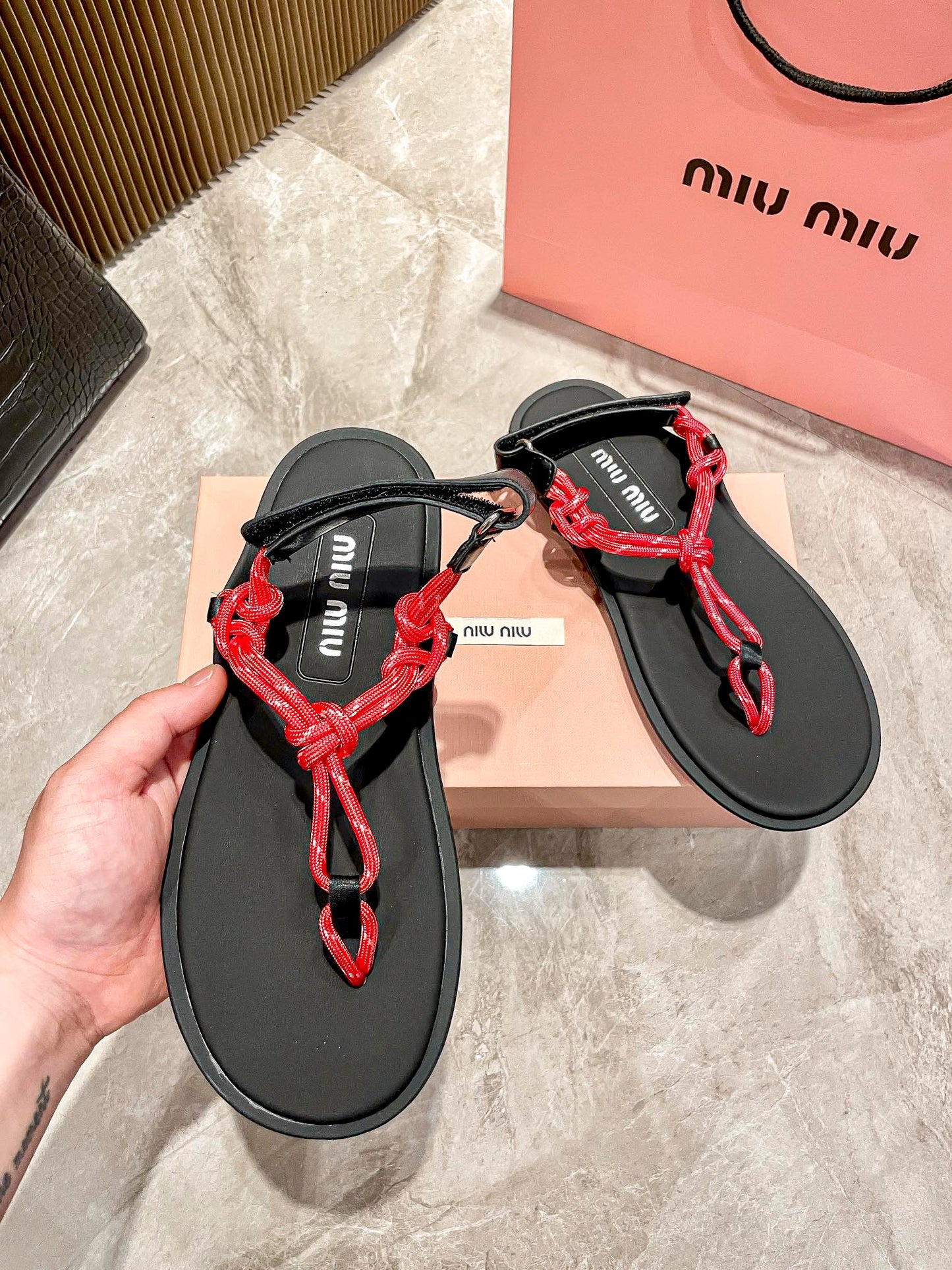 14A170Z  fashion sandals