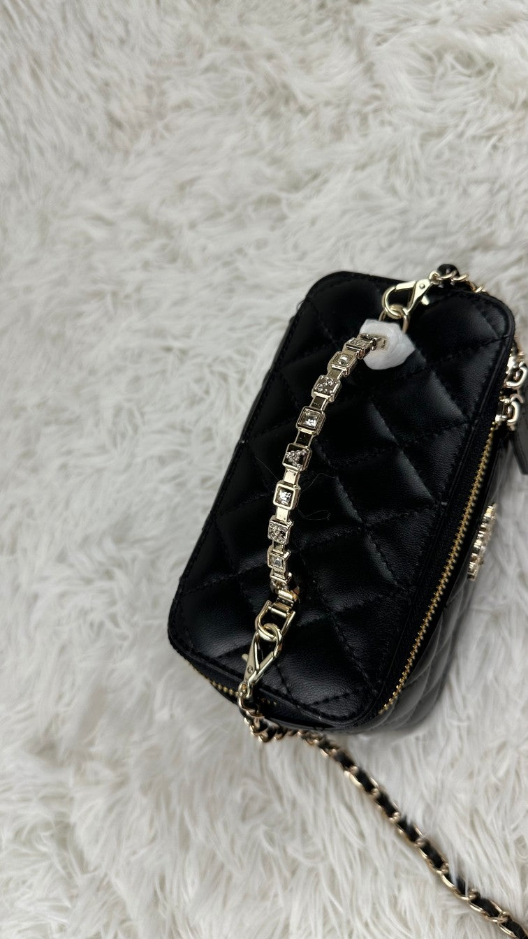 1XC377B  Fashionable leather bag 