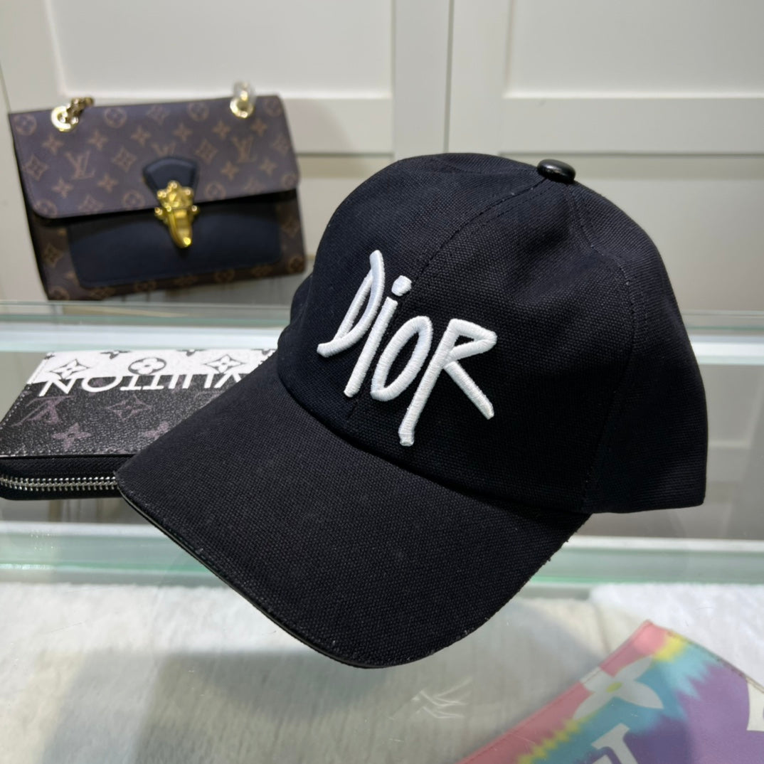 14D39M  Fashion hats