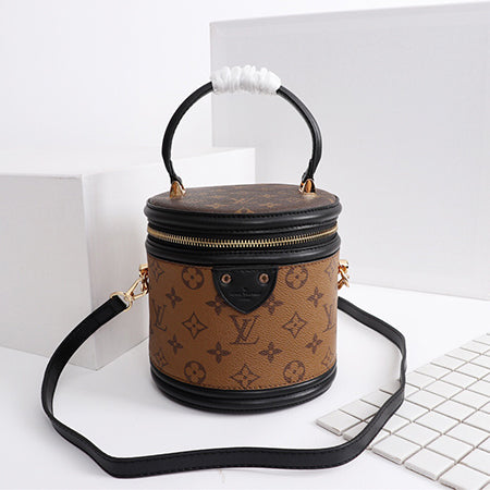 3E21B   Fashionable leather bag 