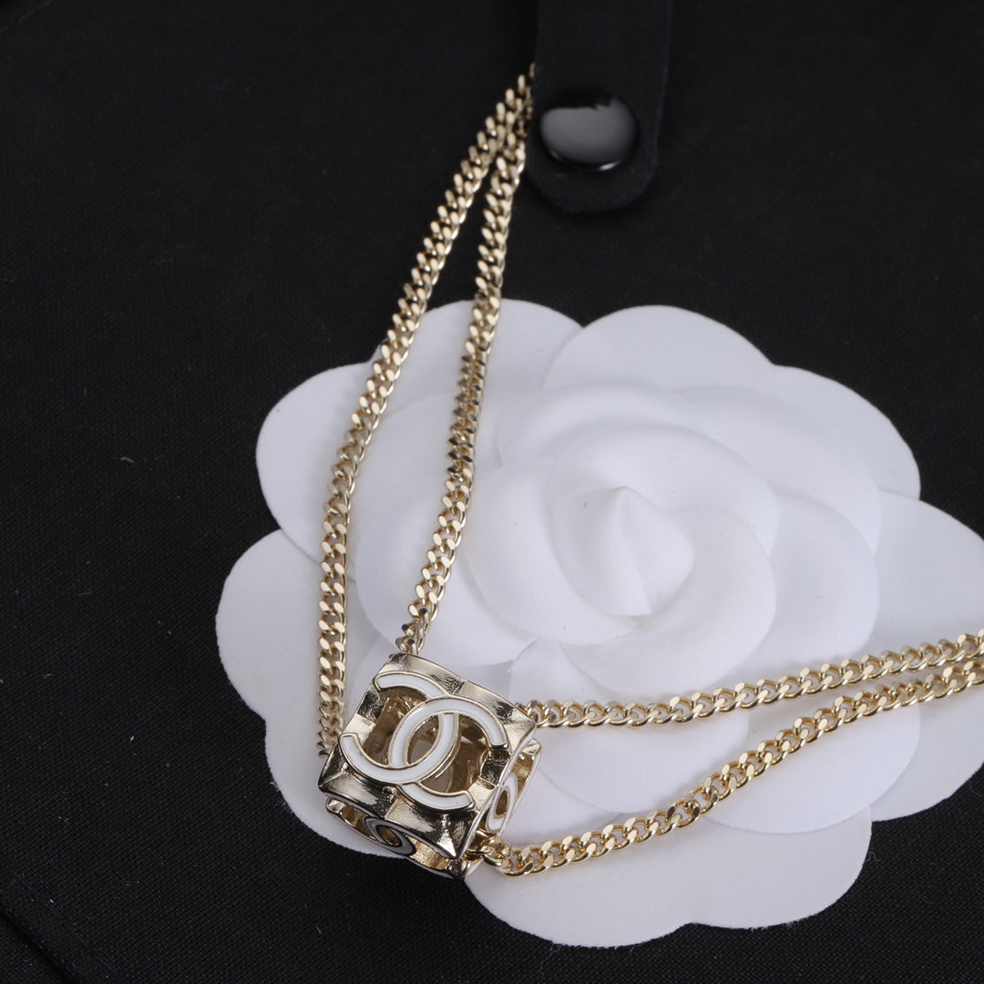 1NC224X Fashion high -quality Necklaces