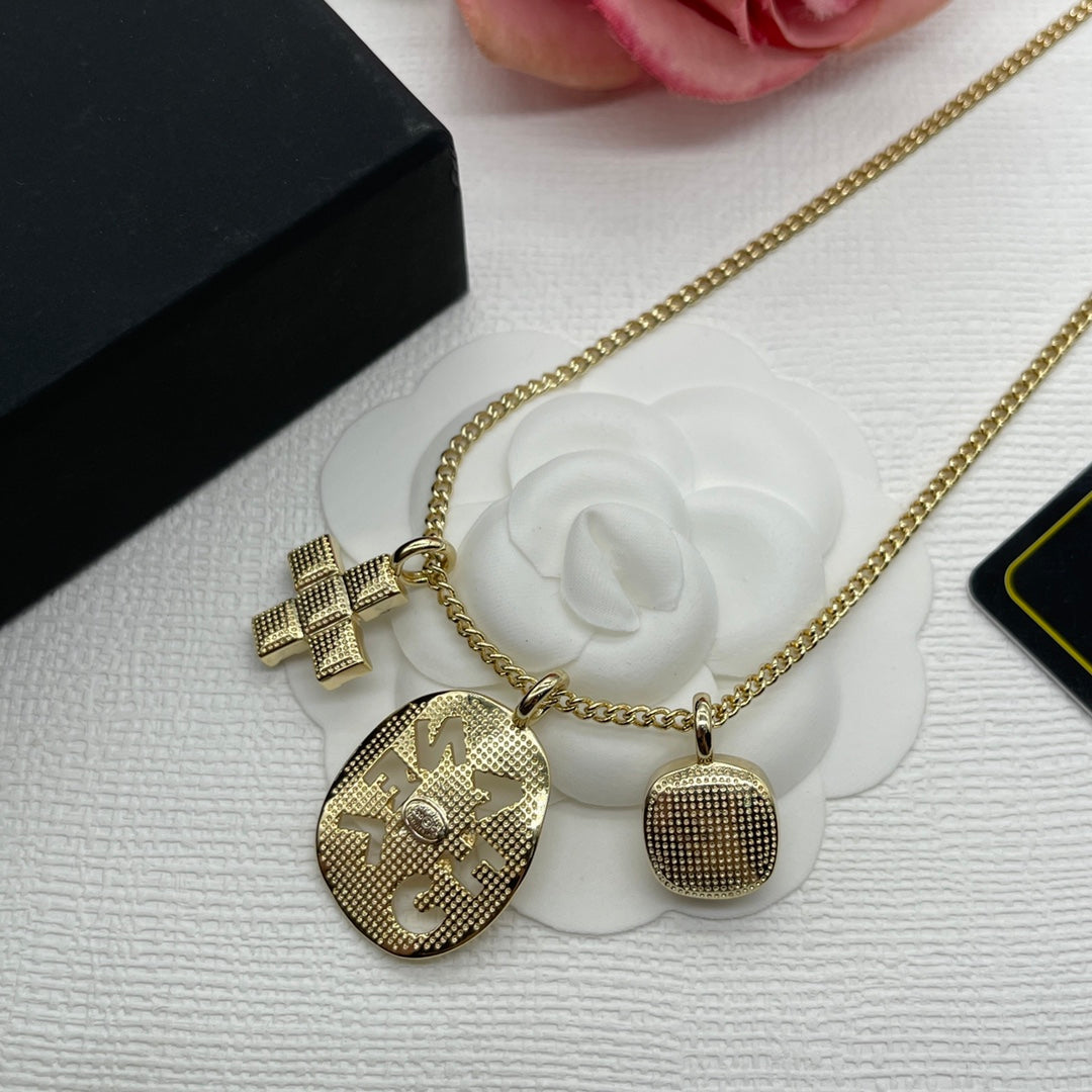 14C916X  Fashion Necklaces