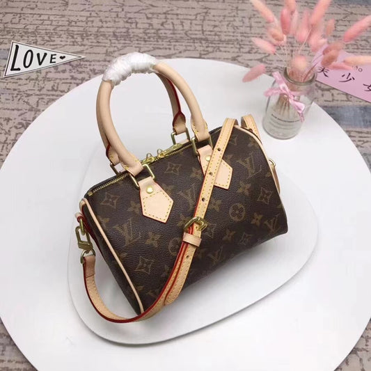 9E1B  Fashionable leather bag 