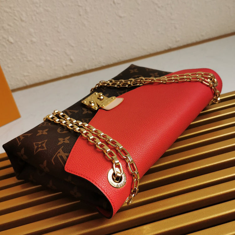 AE83B   Fashionable leather bag 