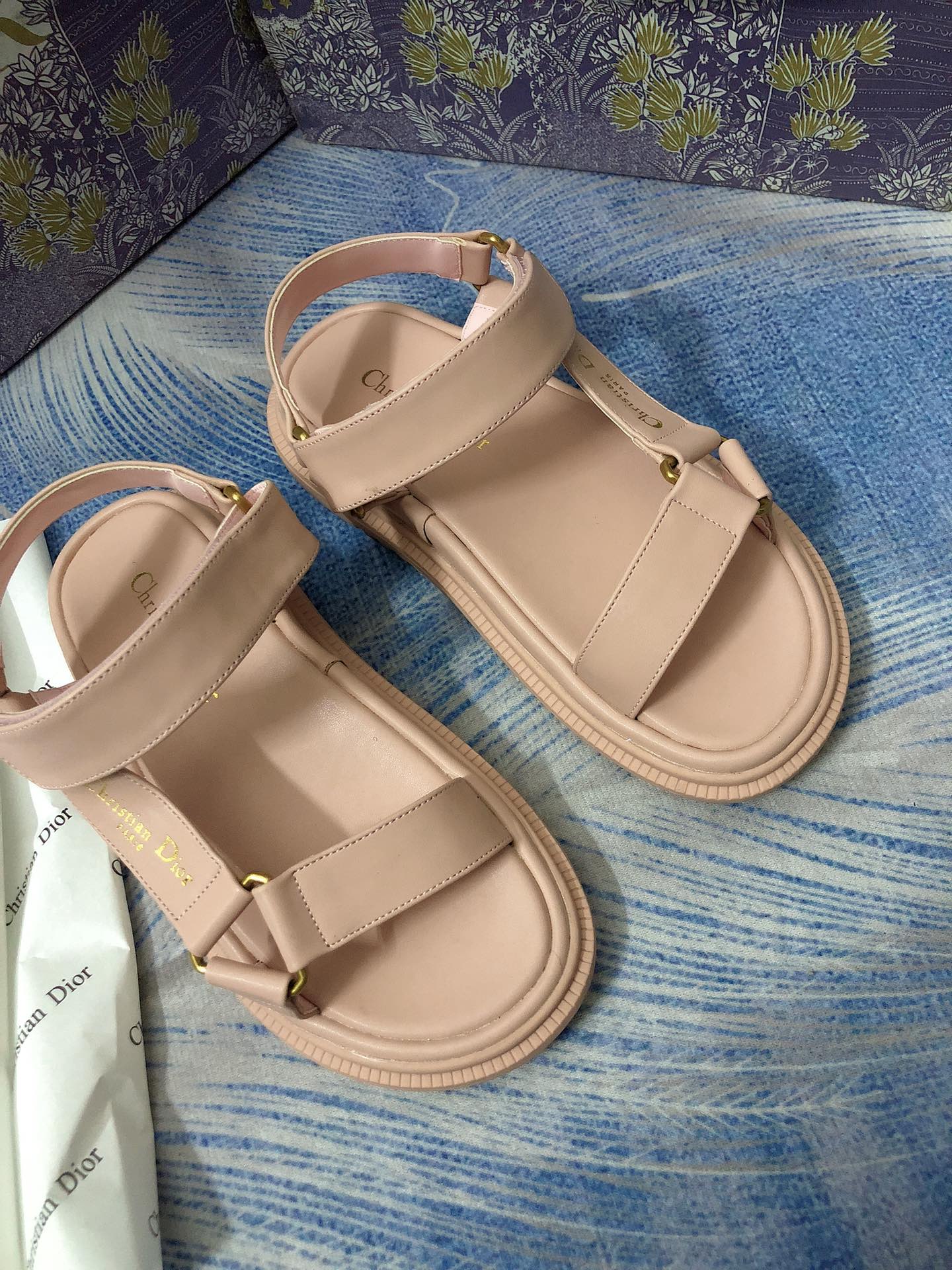 14D8Z   fashion sandals