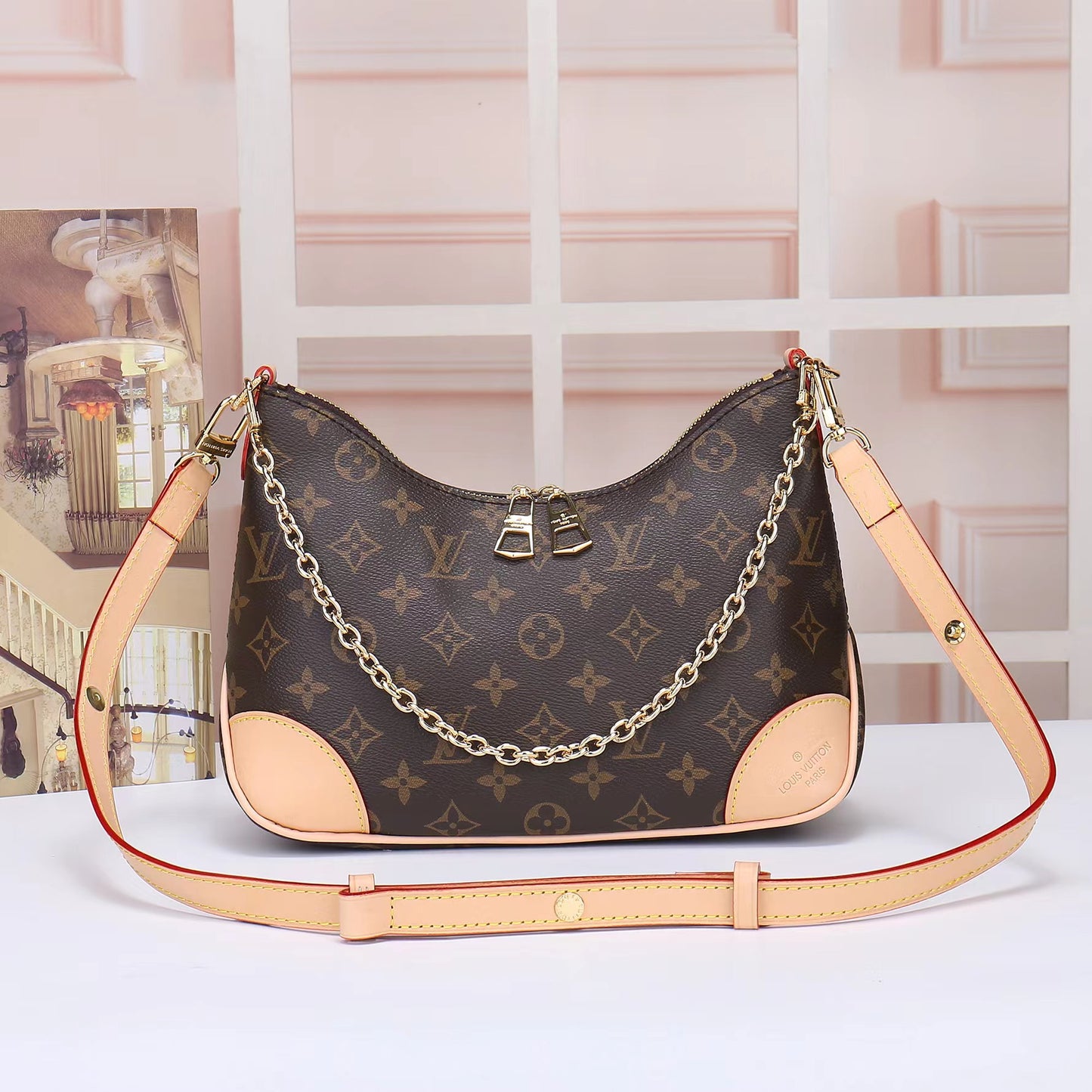 1XE57B (Fashionable leather bag )