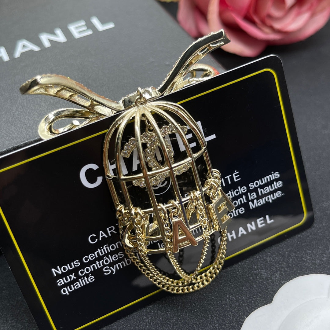 14C845X  Fashion Brooch