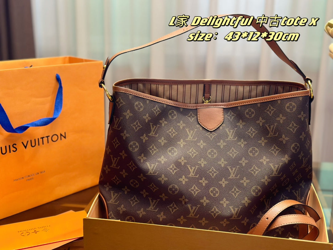 6XE213B (  Fashionable leather bag )