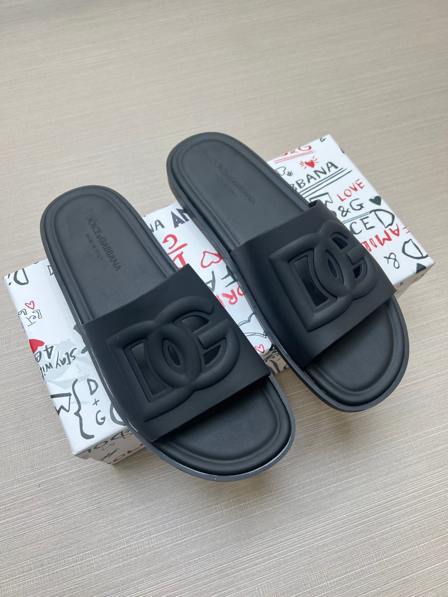 54A48Z   fashion slippers