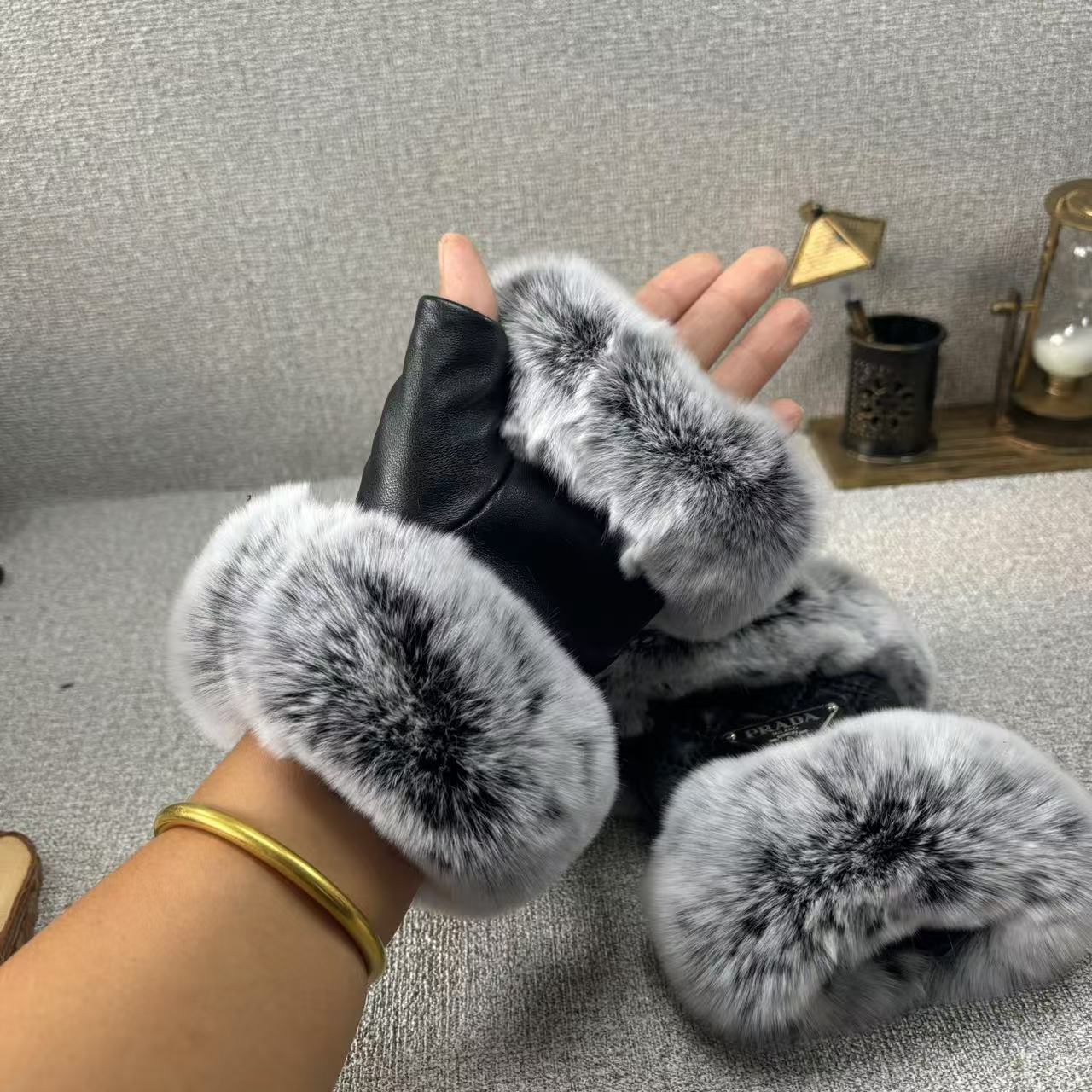 24PD103S   Fashion gloves