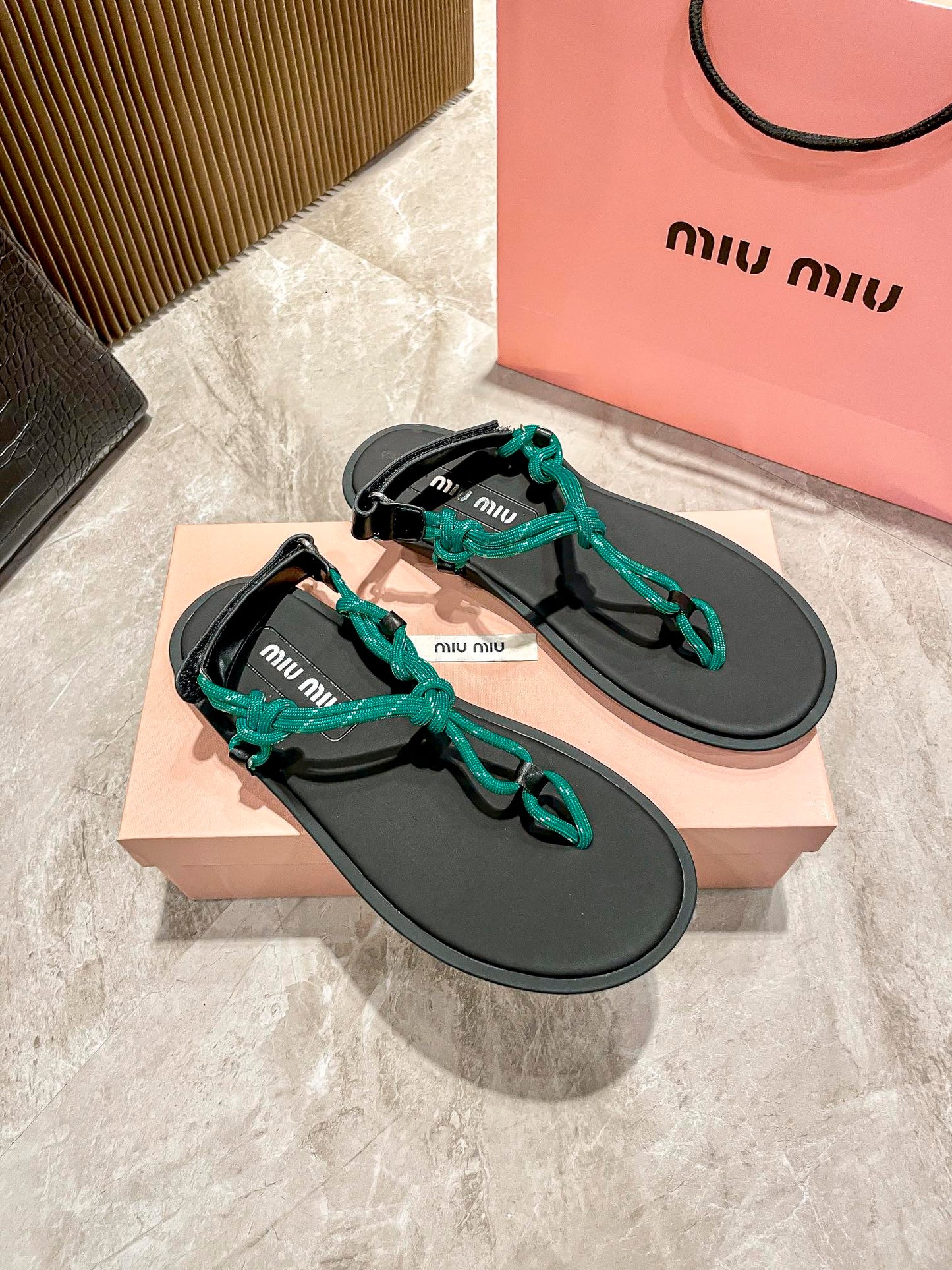 14A170Z  fashion sandals