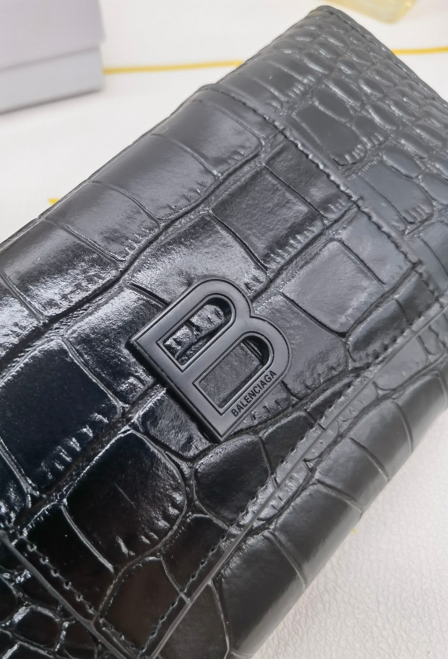 1XJ108B  Fashionable leather wallets