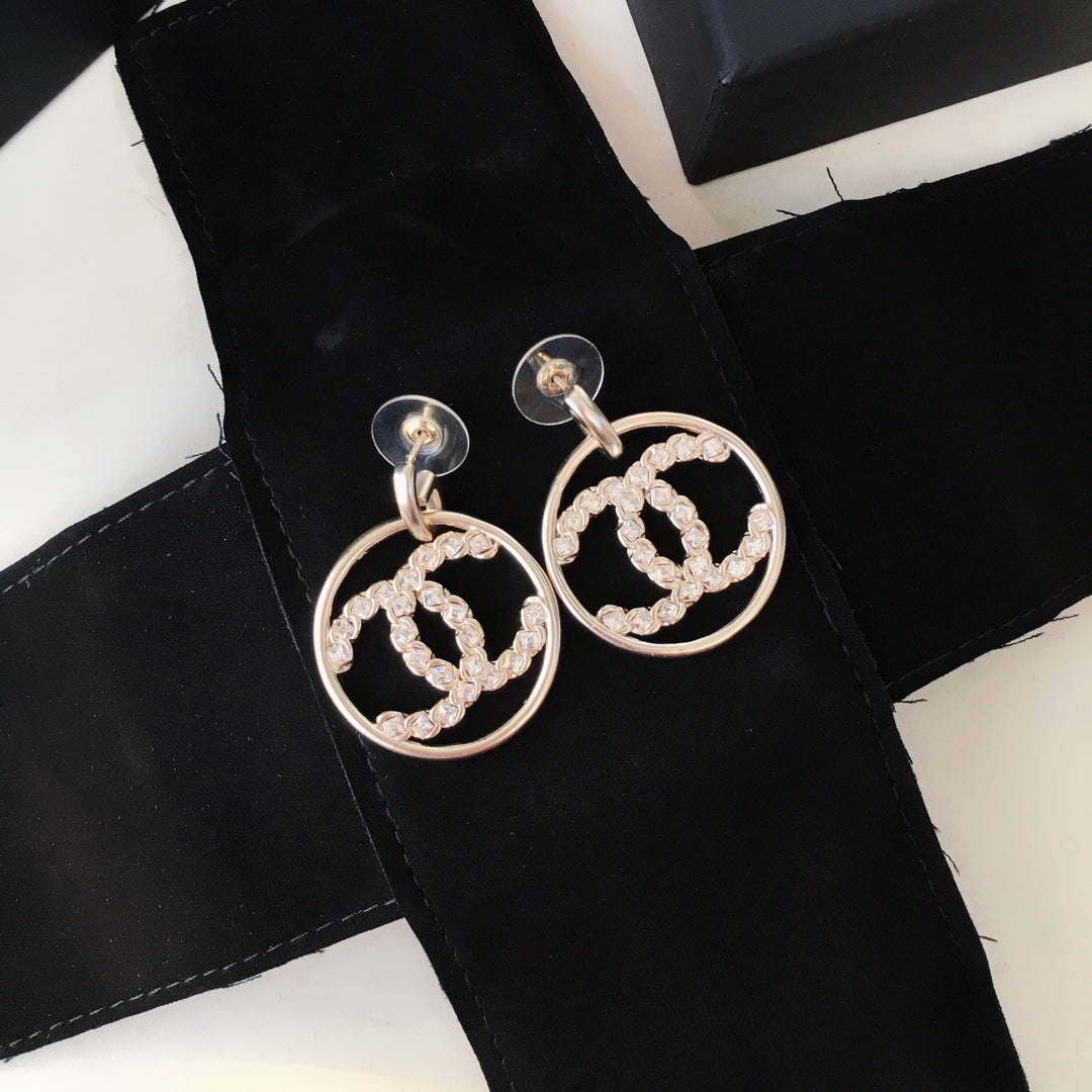 14C69E  Fashionable and high quality earrings