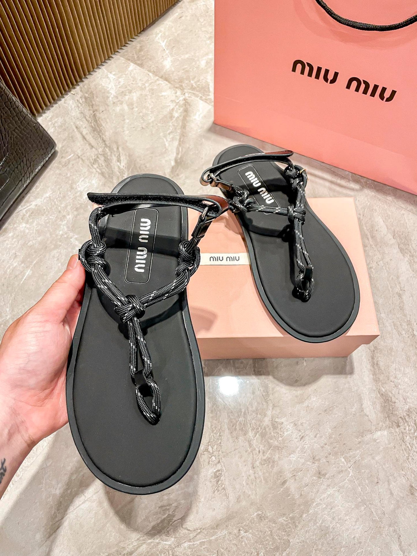 14A170Z  fashion sandals