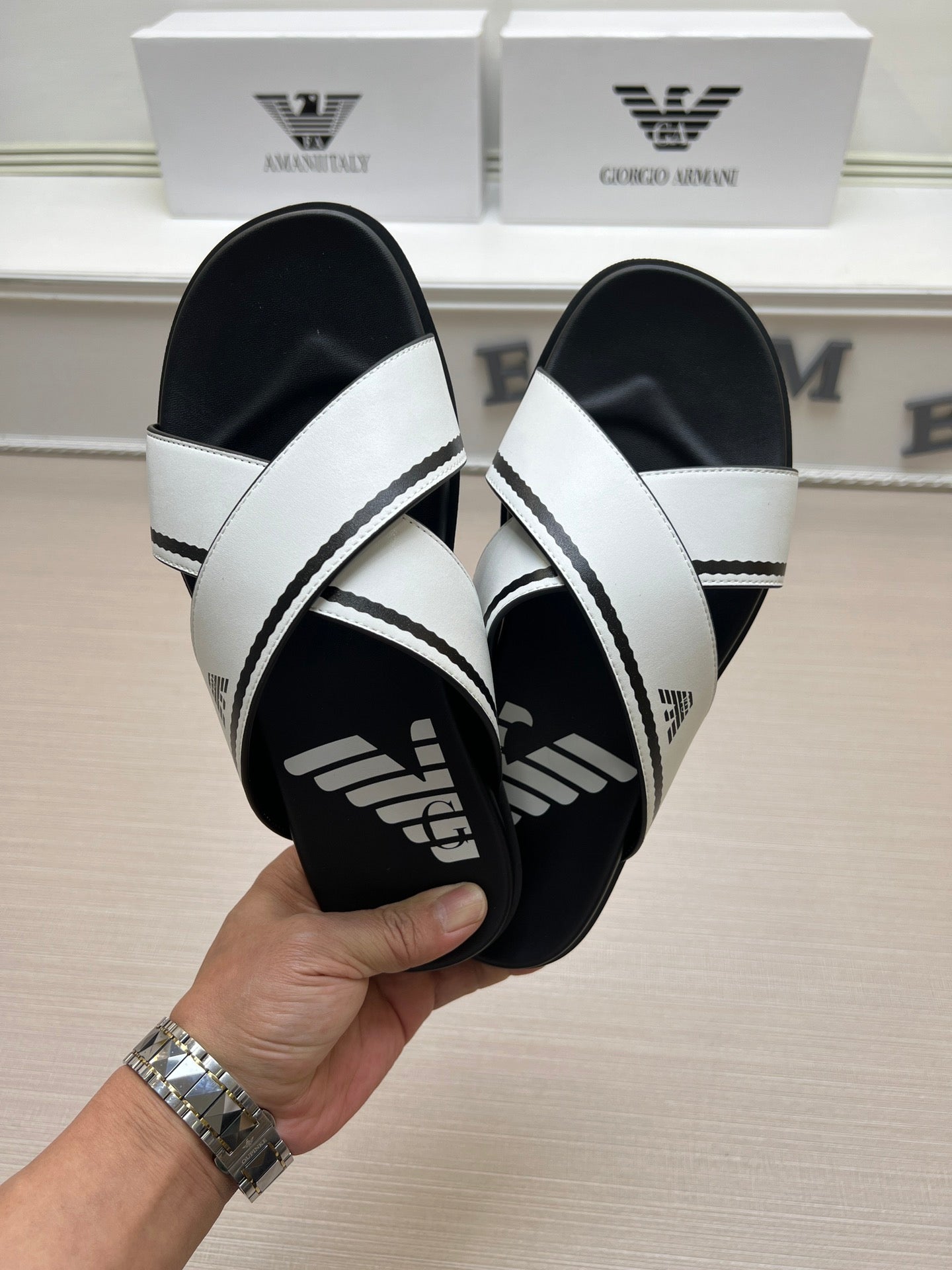 54A103Z    fashion  slippers