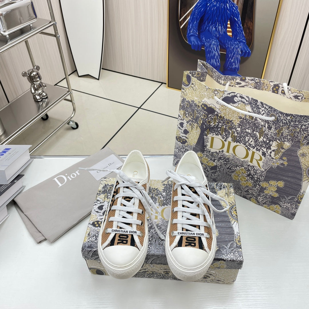 1XD66Z Fashionable shoes