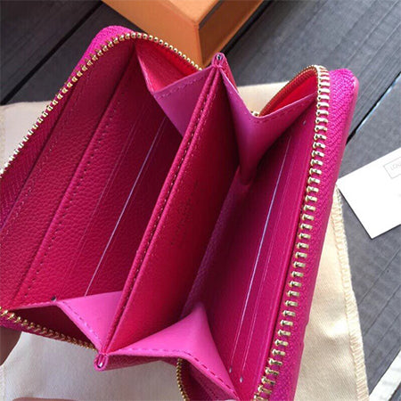 3E720B  Fashionable leather wallets