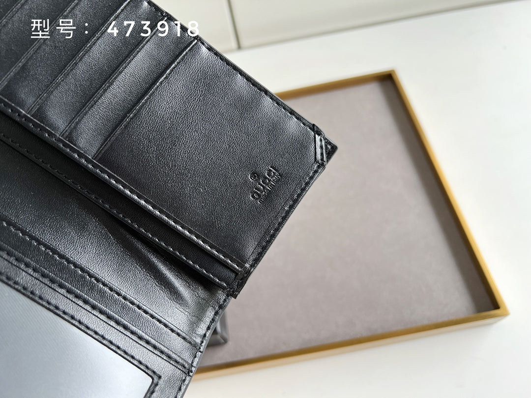 1XB382B  Fashionable leather wallets