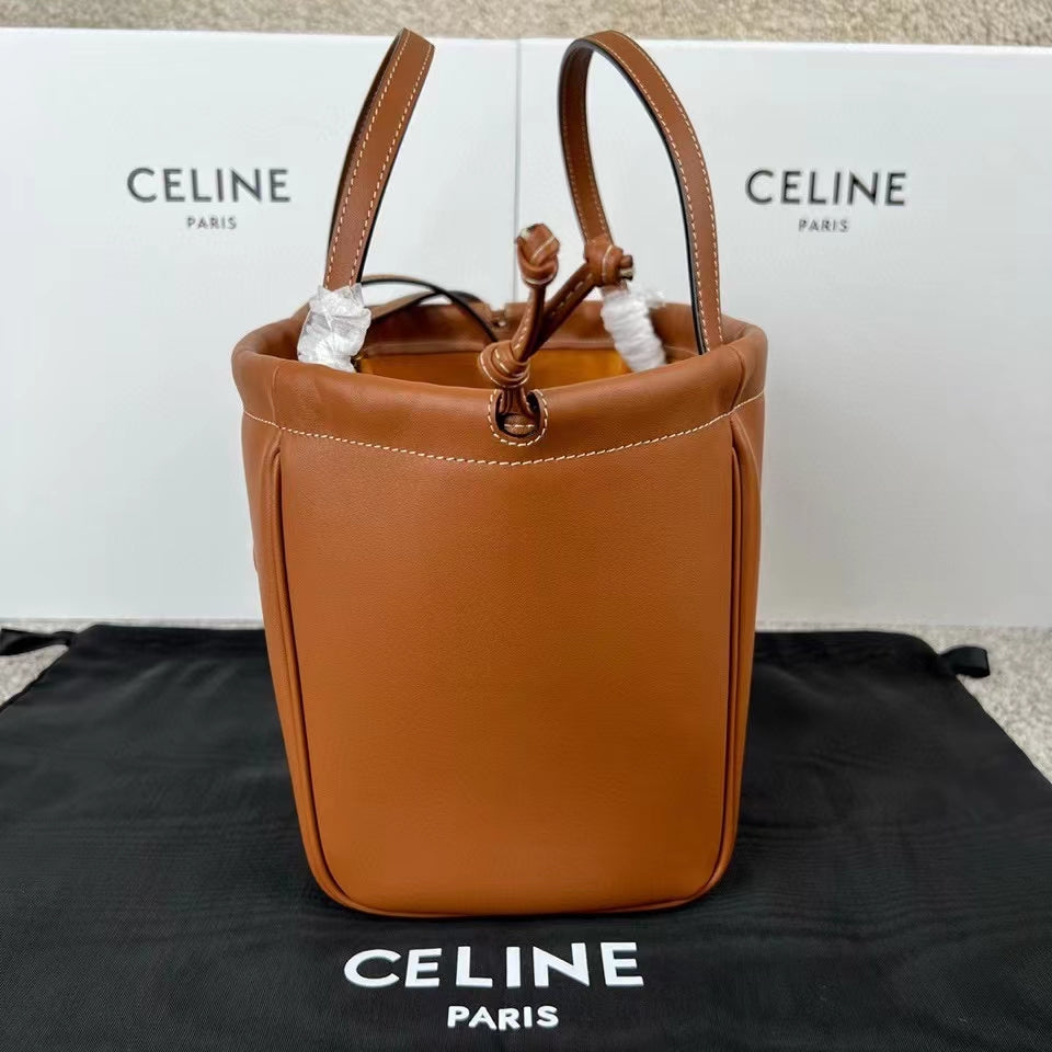 1XCL281B  Fashionable leather bag 