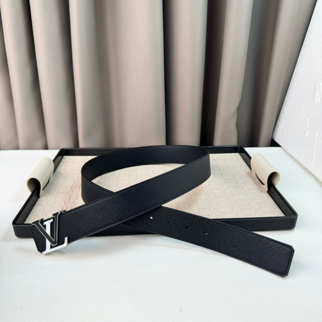 14E27P   (High quality leather belt With full package)