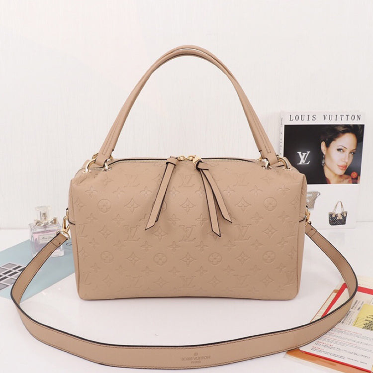 AE14B  Fashionable leather bag 