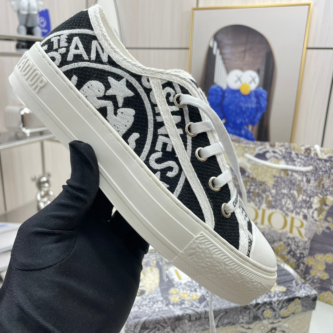 1XD66Z Fashionable shoes