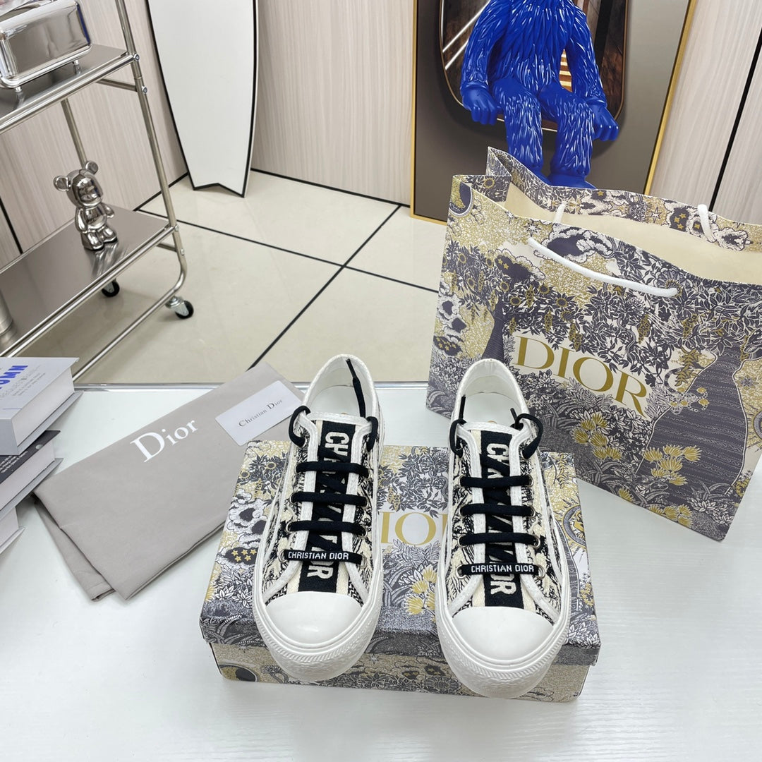 1XD66Z Fashionable shoes