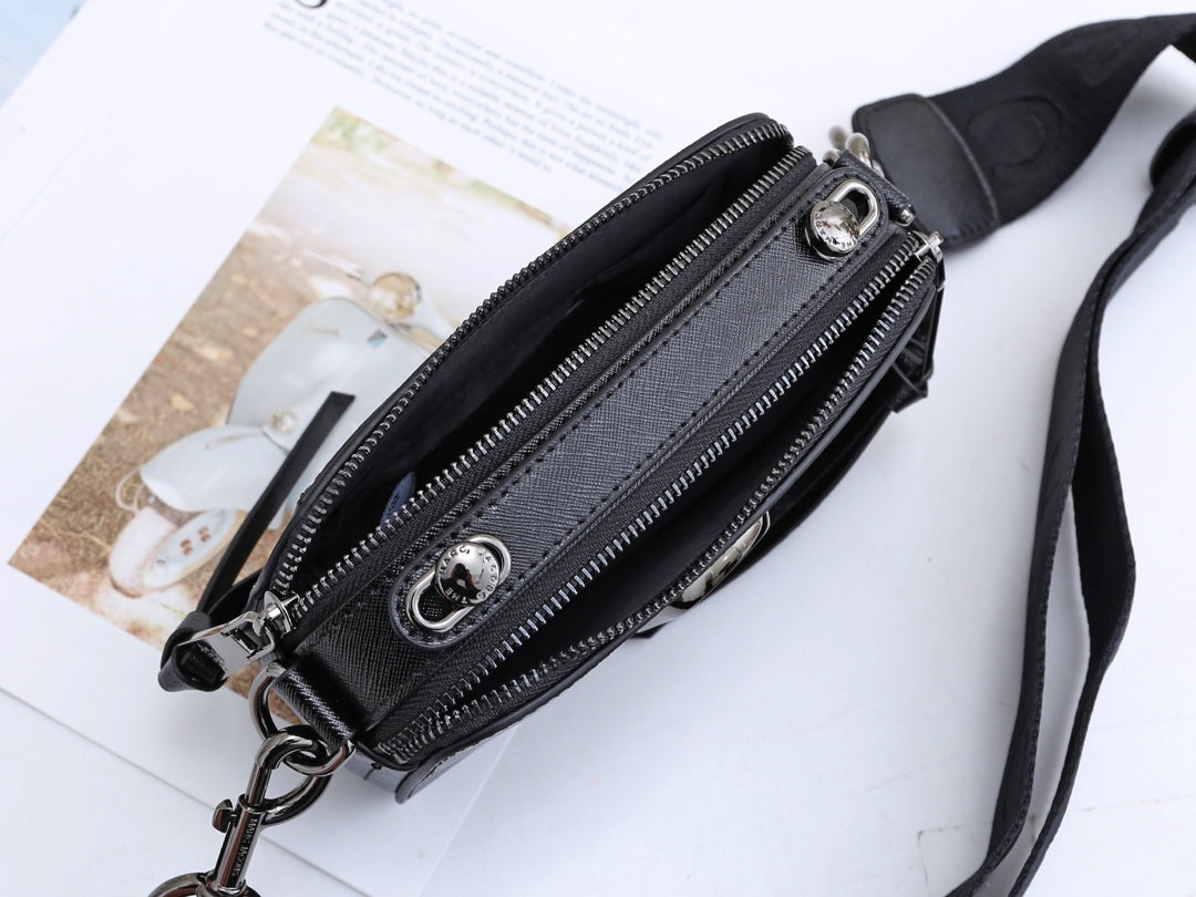 1XA31B  Fashionable leather bag 