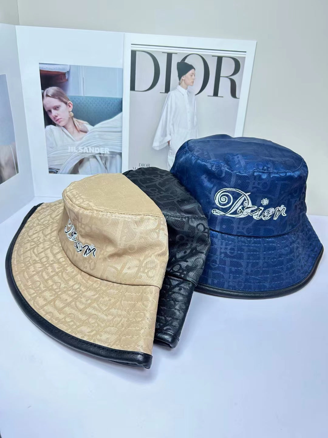 14D267M   Fashion hats