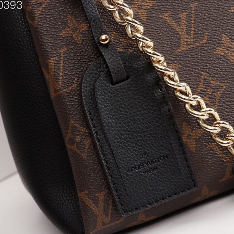 2E03B  Fashionable leather bag 