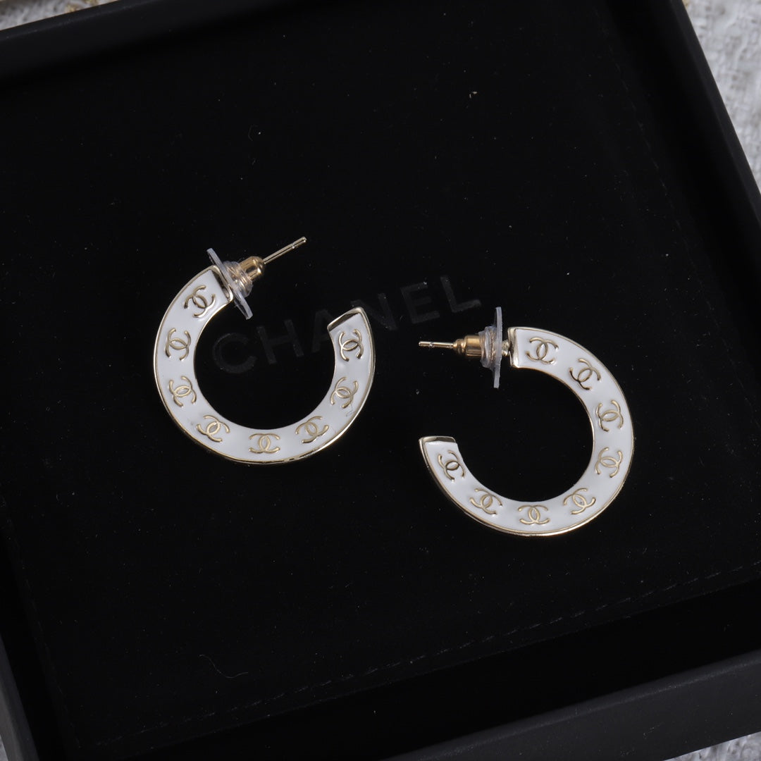 14C9E  Fashionable and high quality earrings