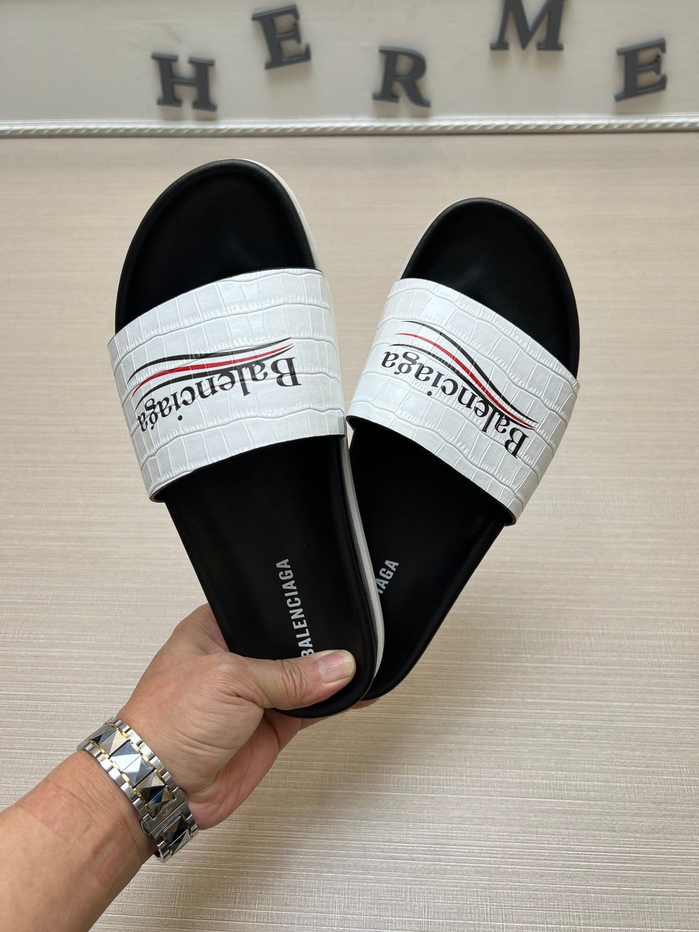 54J99Z   fashion  slippers