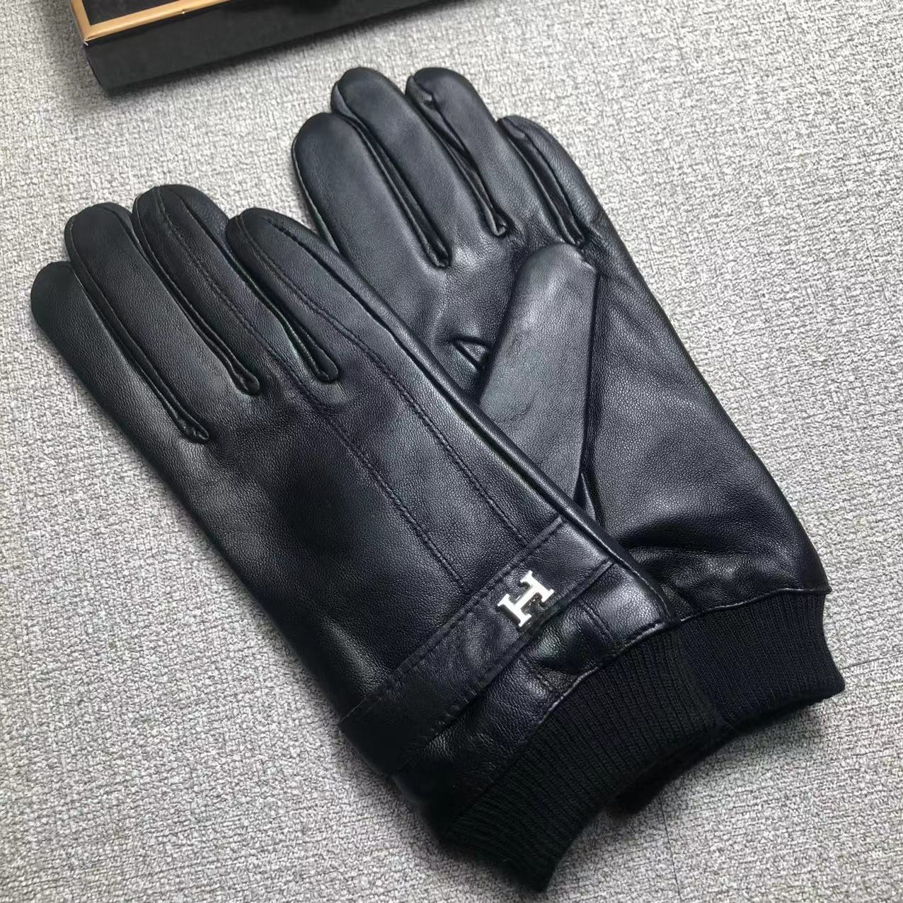 24H84S   Fashion gloves