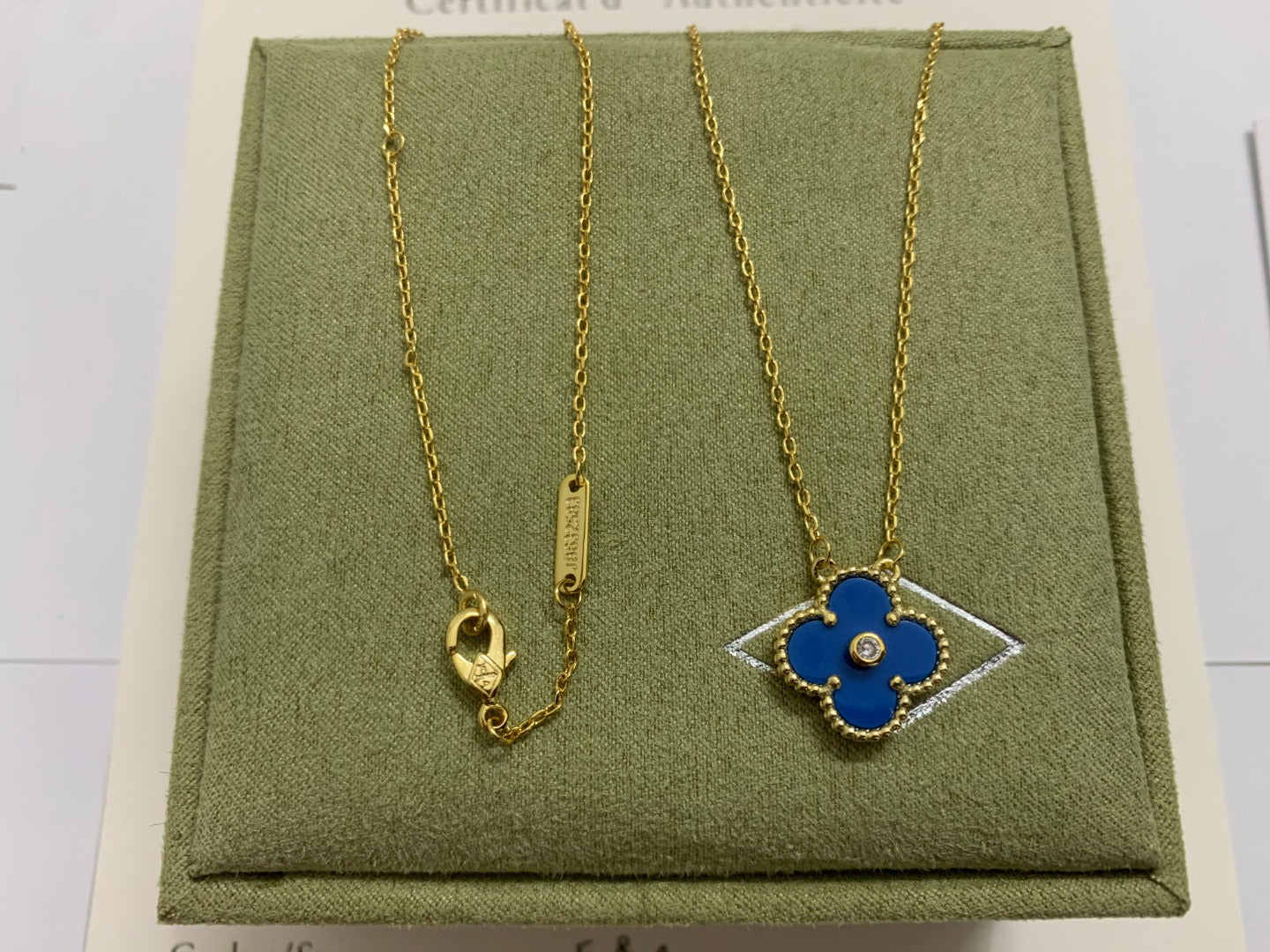 5XVA185X (High quality 1 flower necklace)