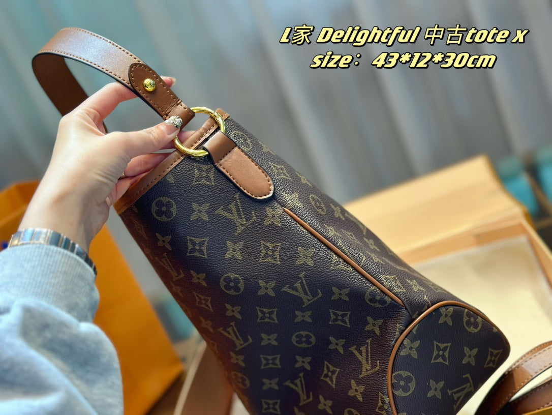 6XE213B (  Fashionable leather bag )