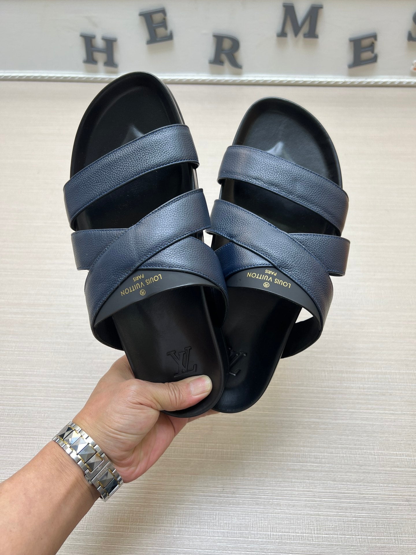 54E89Z   fashion  slippers