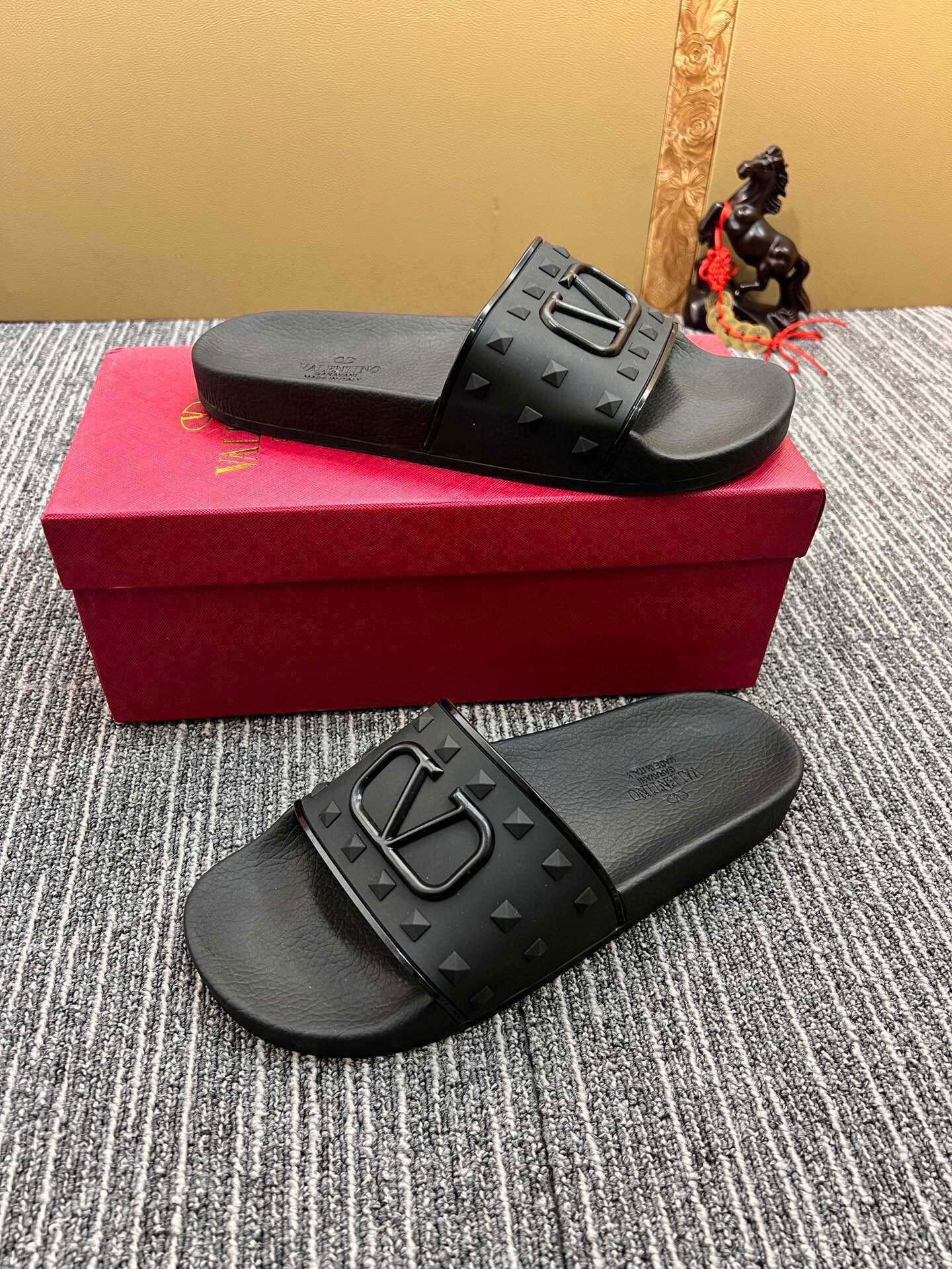 54VL52Z    fashion  slippers